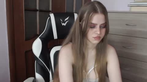 Lily online show from July 2, 2026, 3:23 am