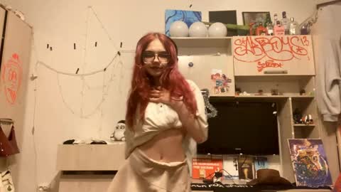 Snapshot of redheadcatxd chatting on April 8, 2026, 9:26 pm Eva online show from April 8, 2026, 9:26 pm