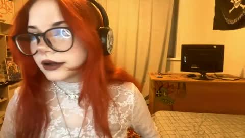 Snapshot of redheadcatxd chatting on May 12, 2026, 9:34 pm Eva online show from May 12, 2026, 9:34 pm