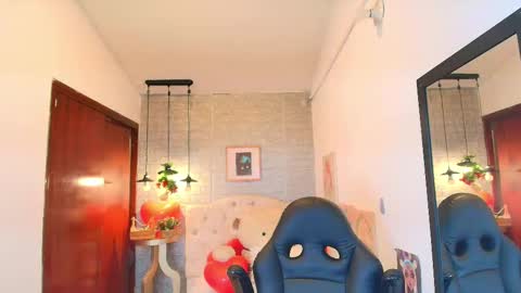 Snapshot of redhotter_ chatting on February 22, 2025, 11:13 pm Lili Lopez online show from February 22, 2025, 11:13 pm