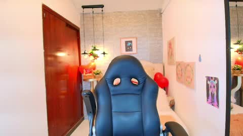 Snapshot of redhotter_ chatting on February 28, 2025, 8:07 pm Lili Lopez online show from February 28, 2025, 8:07 pm