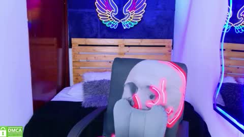 Lili Lopez online show from March 25, 2026, 8:15 pm