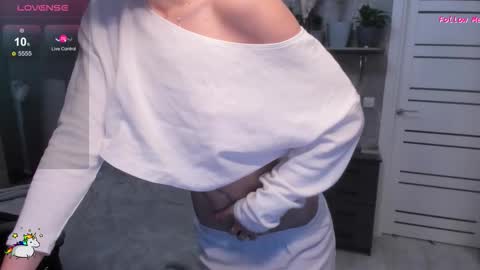 Stephanie online show from October 24, 2025, 8:44 am