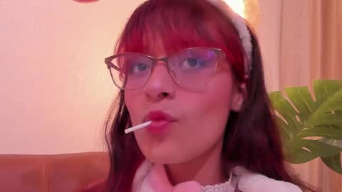 Snapshot of redmeloddy chatting on December 1, 2024, 10:43 pm Meloddy online show from December 1, 2024, 10:43 pm