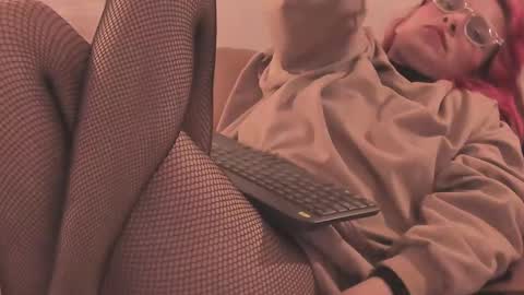 Snapshot of redmeloddy chatting on March 11, 2025, 10:53 pm Meloddy online show from March 11, 2025, 10:53 pm