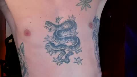 Snapshot of redrum_696 chatting on December 19, 2024, 9:38 pm Red online show from December 19, 2024, 9:38 pm