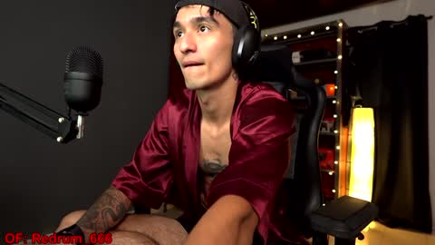 Snapshot of redrum_696 chatting on December 27, 2024, 4:26 am Red online show from December 27, 2024, 4:26 am