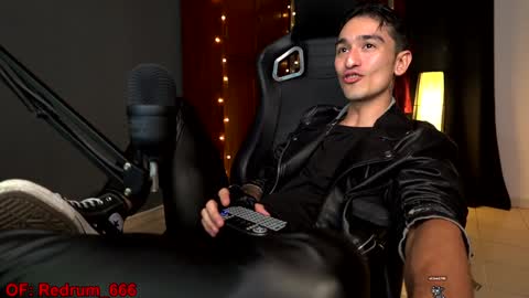 Snapshot of redrum_696 chatting on December 29, 2024, 1:24 am Red online show from December 29, 2024, 1:24 am