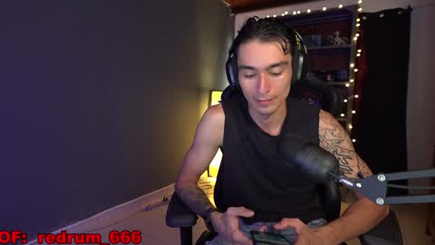 Snapshot of redrum_696 chatting on January 12, 2025, 7:10 pm Red online show from January 12, 2025, 7:10 pm