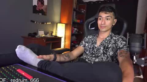 Snapshot of redrum_696 chatting on February 26, 2025, 9:05 pm Red online show from February 26, 2025, 9:05 pm