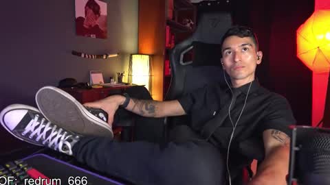 Snapshot of redrum_696 chatting on February 27, 2025, 5:15 pm Red online show from February 27, 2025, 5:15 pm