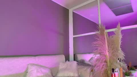 RED VELVET online show from April 18, 2026, 3:32 am