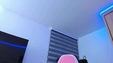 redski77 online show from January 10, 2025, 9:13 am