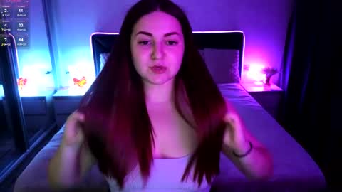 Snapshot of redstarvixen chatting on May 17, 2026, 10:50 pm Viktoria online show from May 17, 2026, 10:50 pm