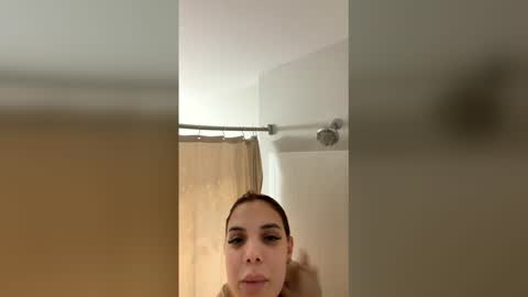 Snapshot of redvelvetsoft chatting on March 4, 2026, 12:27 am redvelvetsoft online show from March 4, 2026, 12:27 am