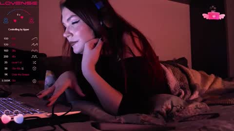 Red online show from November 21, 2025, 11:14 pm