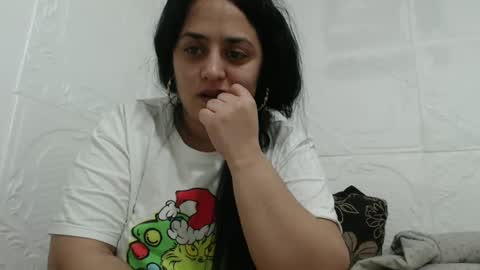 Snapshot of reeapassion chatting on February 10, 2025, 12:30 am Reea online show from February 10, 2025, 12:30 am