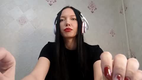 Snapshot of refugiorobey chatting on March 16, 2026, 8:18 am Mia online show from March 16, 2026, 8:18 am