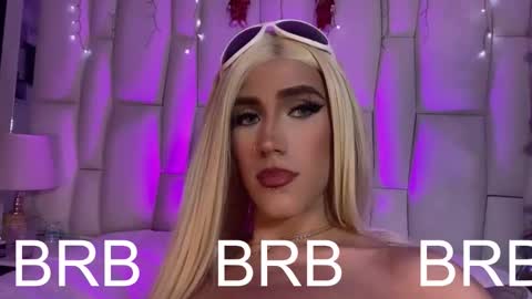 regiina_doll online show from January 7, 2026, 11:29 pm