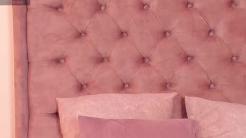 Regina  online show from November 17, 2025, 3:45 am