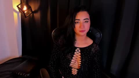   online show from November 21, 2025, 4:11 am