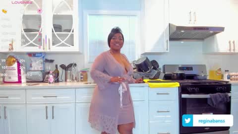 reginabanx online show from December 14, 2025, 11:31 pm