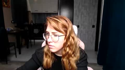 Regina online show from November 18, 2025, 1:44 am