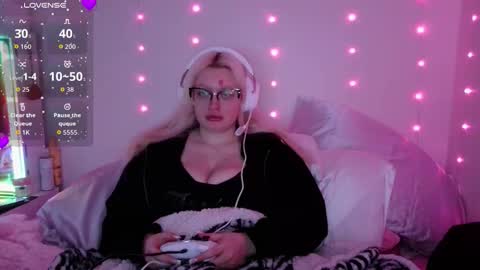 reiannmay online show from March 17, 2026, 3:44 am