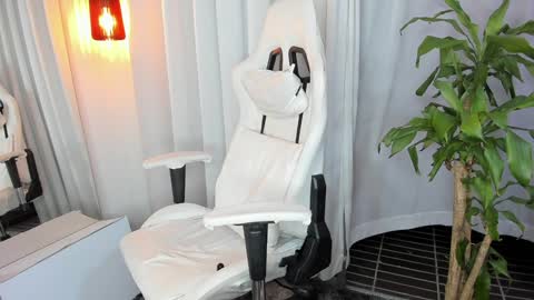  REICHEL  online show from January 12, 2025, 5:03 am