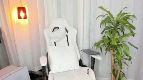  REICHEL  online show from January 13, 2025, 6:38 am