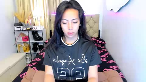 reighnempress online show from February 28, 2025, 1:58 am