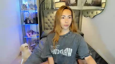 reighnempress online show from September 18, 2025, 1:40 am