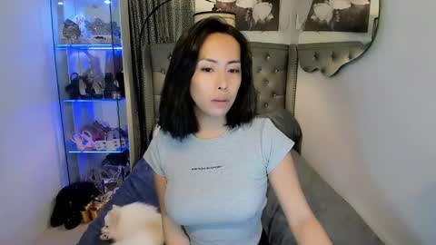 reighnempress online show from October 23, 2025, 2:44 am