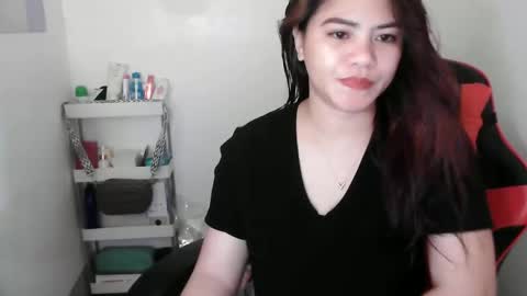 reign2525 online show from October 6, 2025, 12:24 pm