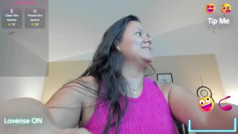 reina_loren online show from September 11, 2025, 9:37 pm