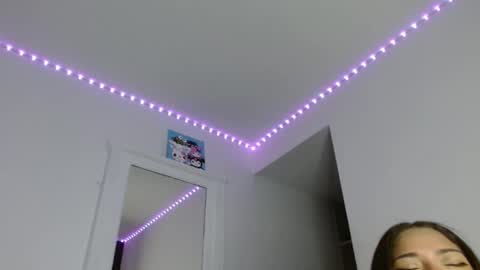 reina_reina online show from September 27, 2025, 12:04 am