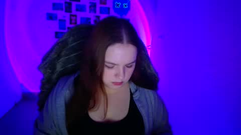 Reina online show from February 16, 2026, 6:31 am