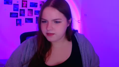 Reina online show from February 19, 2026, 6:53 am