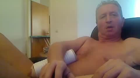 Snapshot of reini7211 chatting on March 23, 2026, 3:05 pm reini7211 online show from March 23, 2026, 3:05 pm