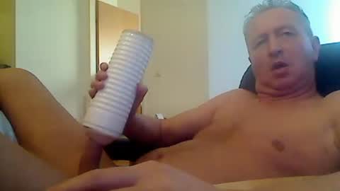 Snapshot of reini7211 chatting on April 23, 2026, 11:09 am reini7211 online show from April 23, 2026, 11:09 am