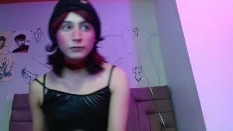 reiv_femboy online show from May 22, 2026, 3:46 am