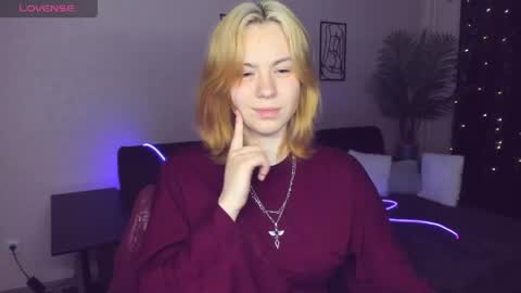 RemiPeach online show from April 23, 2026, 6:32 pm