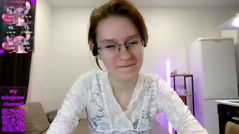 Snapshot of renaeblaski chatting on March 5, 2026, 5:09 pm Claire online show from March 5, 2026, 5:09 pm