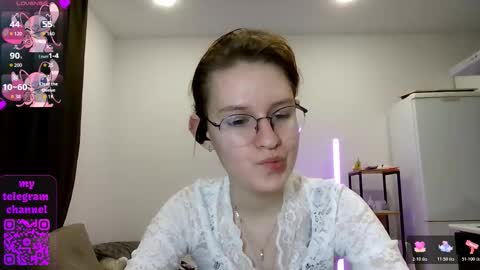 Snapshot of renaeblaski chatting on March 17, 2026, 6:22 pm Claire online show from March 17, 2026, 6:22 pm