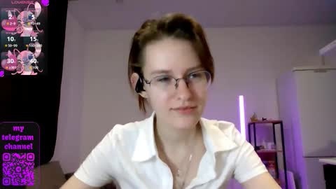 Snapshot of renaeblaski chatting on March 20, 2026, 7:52 pm Claire online show from March 20, 2026, 7:52 pm