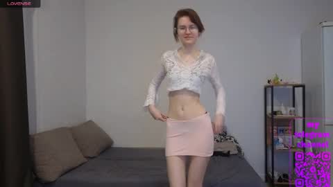 Snapshot of renaeblaski chatting on April 8, 2026, 5:13 pm Claire online show from April 8, 2026, 5:13 pm