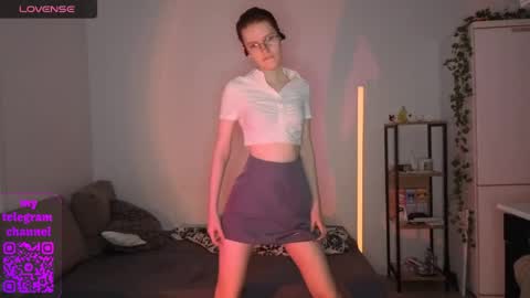 Snapshot of renaeblaski chatting on April 23, 2026, 6:32 pm Claire online show from April 23, 2026, 6:32 pm