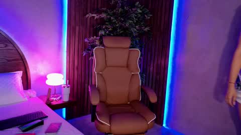Snapshot of renata_black_ chatting on September 19, 2025, 10:05 am Renata online show from September 19, 2025, 10:05 am