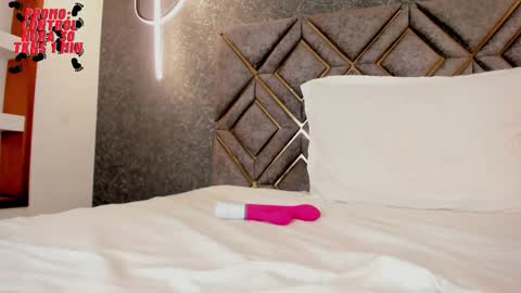 Snapshot of renata_cruz_ chatting on February 17, 2025, 2:48 pm Renata 3 online show from February 17, 2025, 2:48 pm