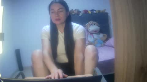 renata_hot1 online show from October 26, 2025, 1:11 am